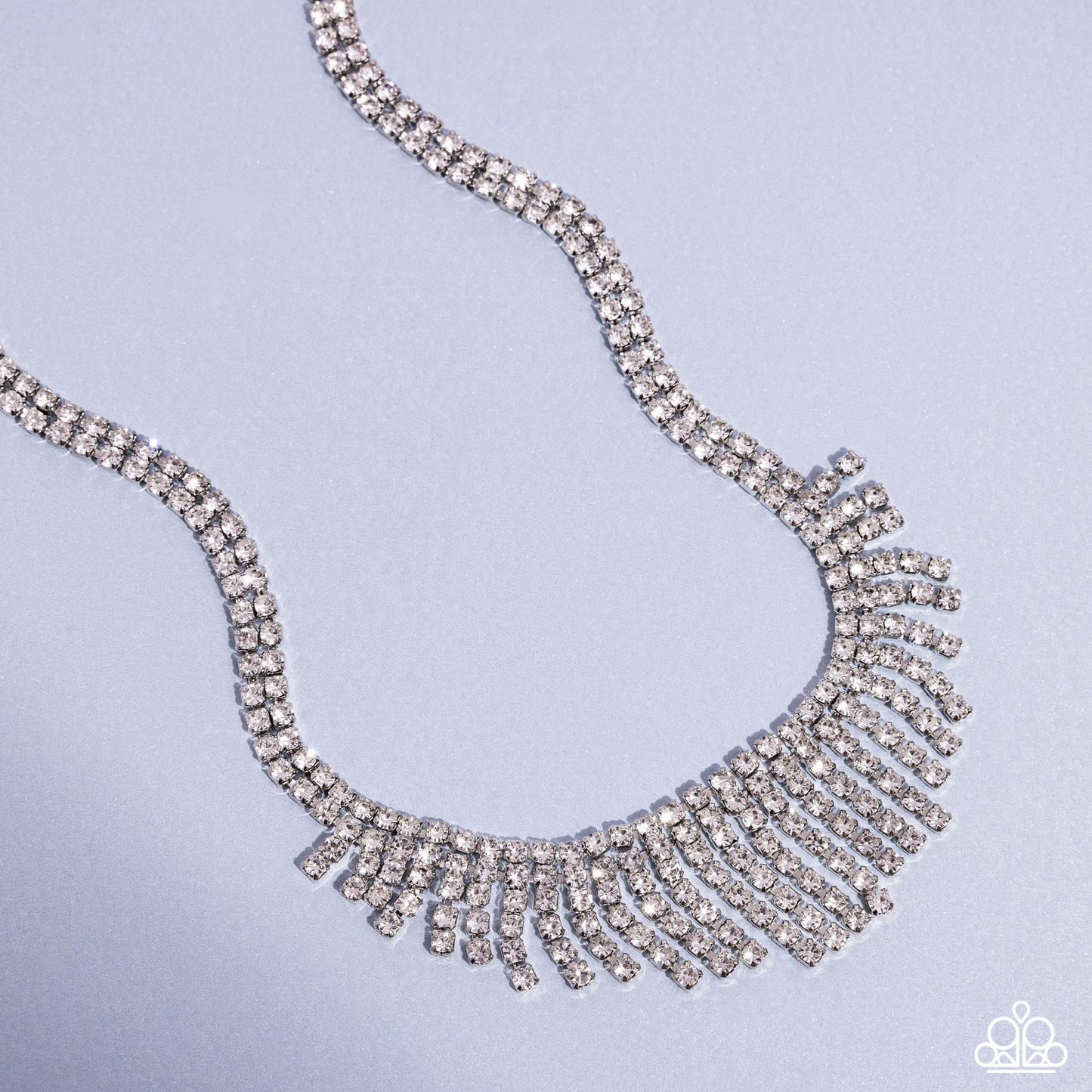 Daring decadence - white
