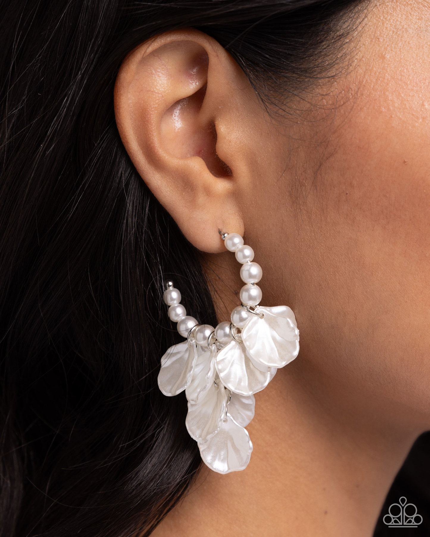 Frilly feature - White