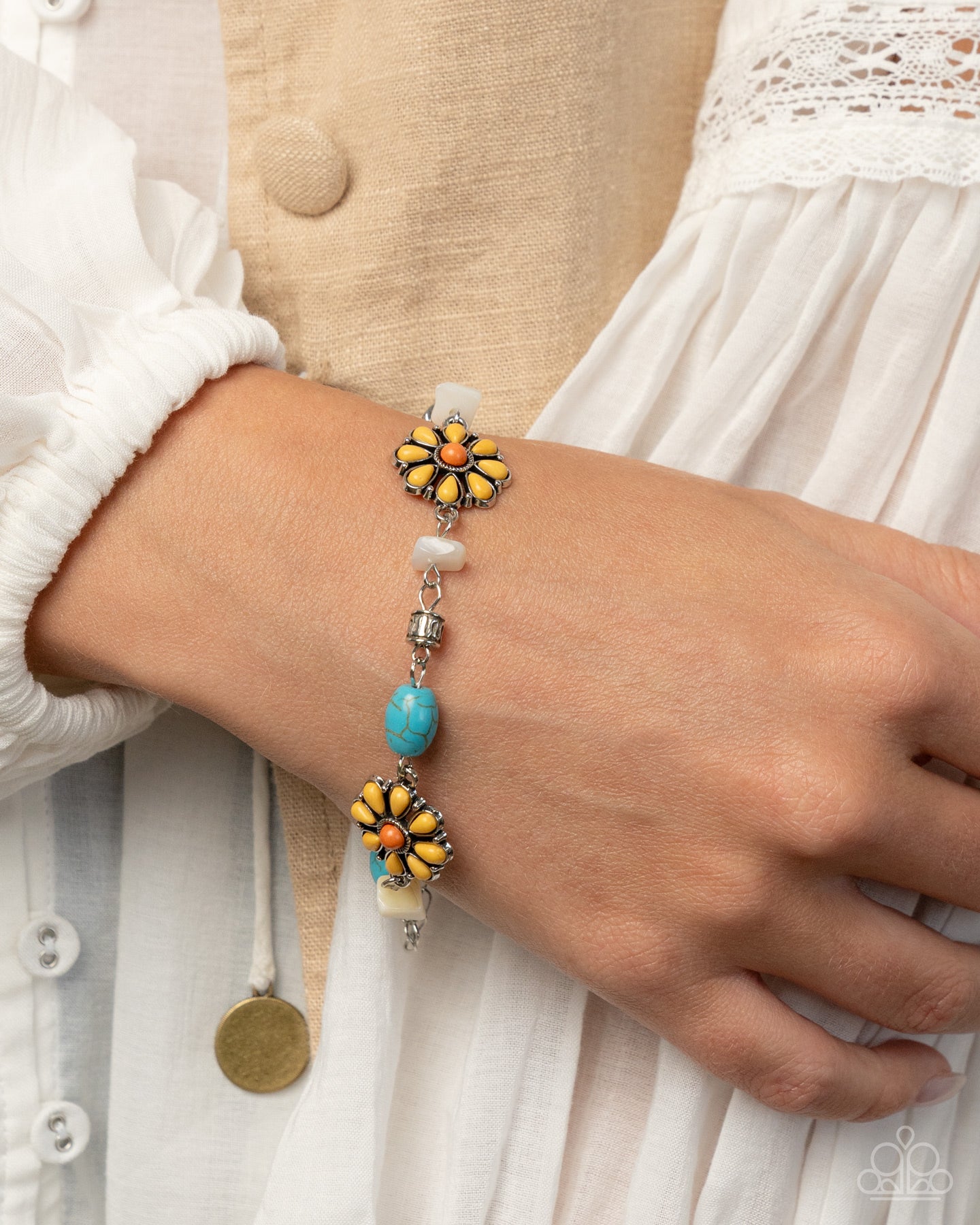 Complete Look turquoise with yellow flowers