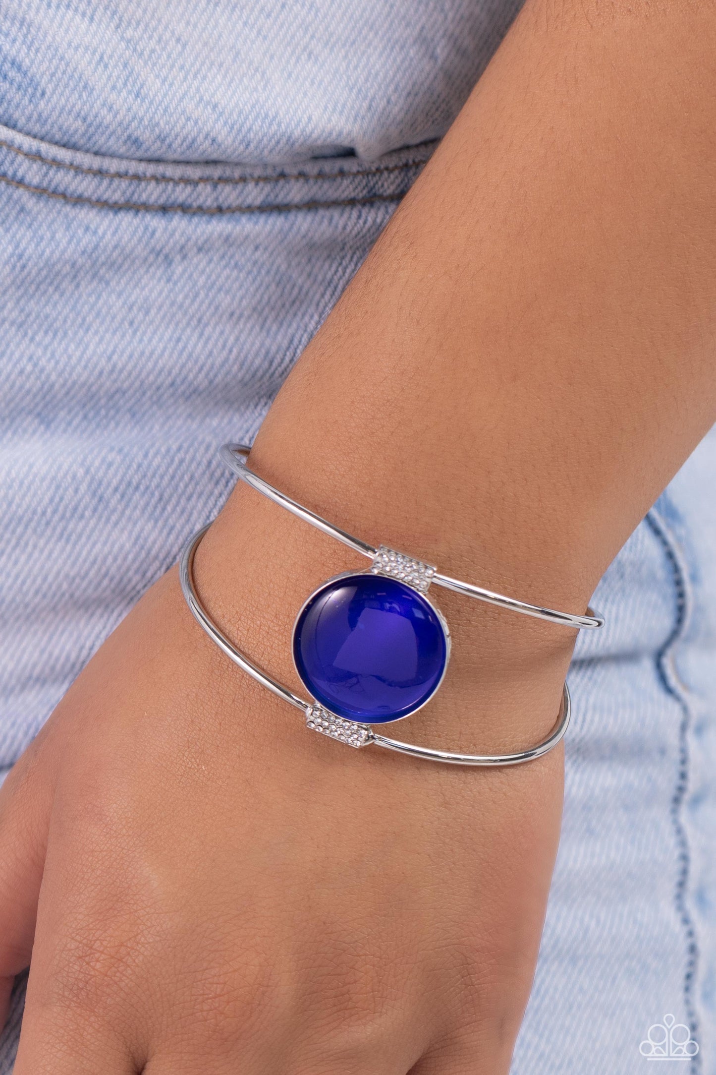 Candescent Cat’s Eye -Blue