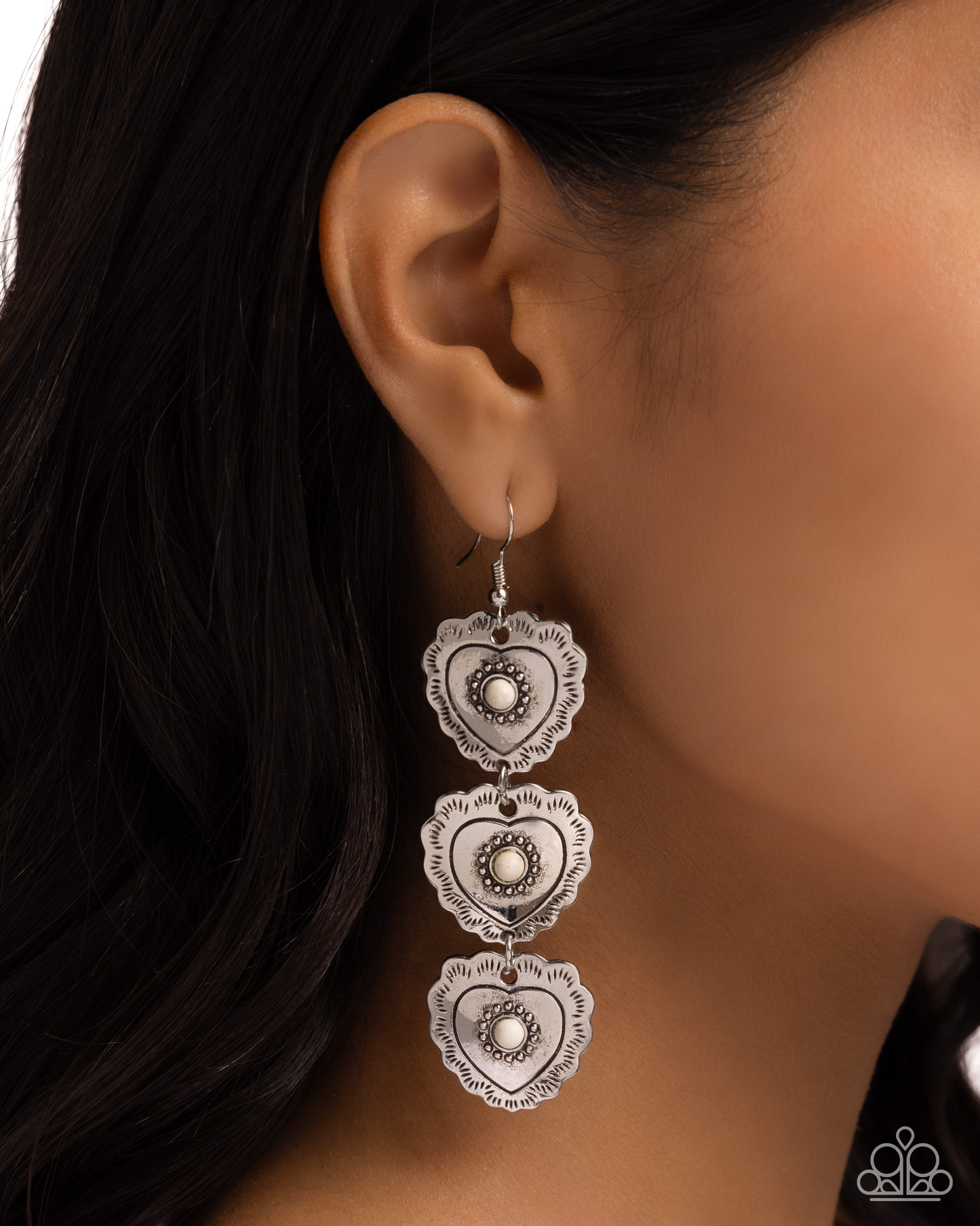 Vintage allure – white