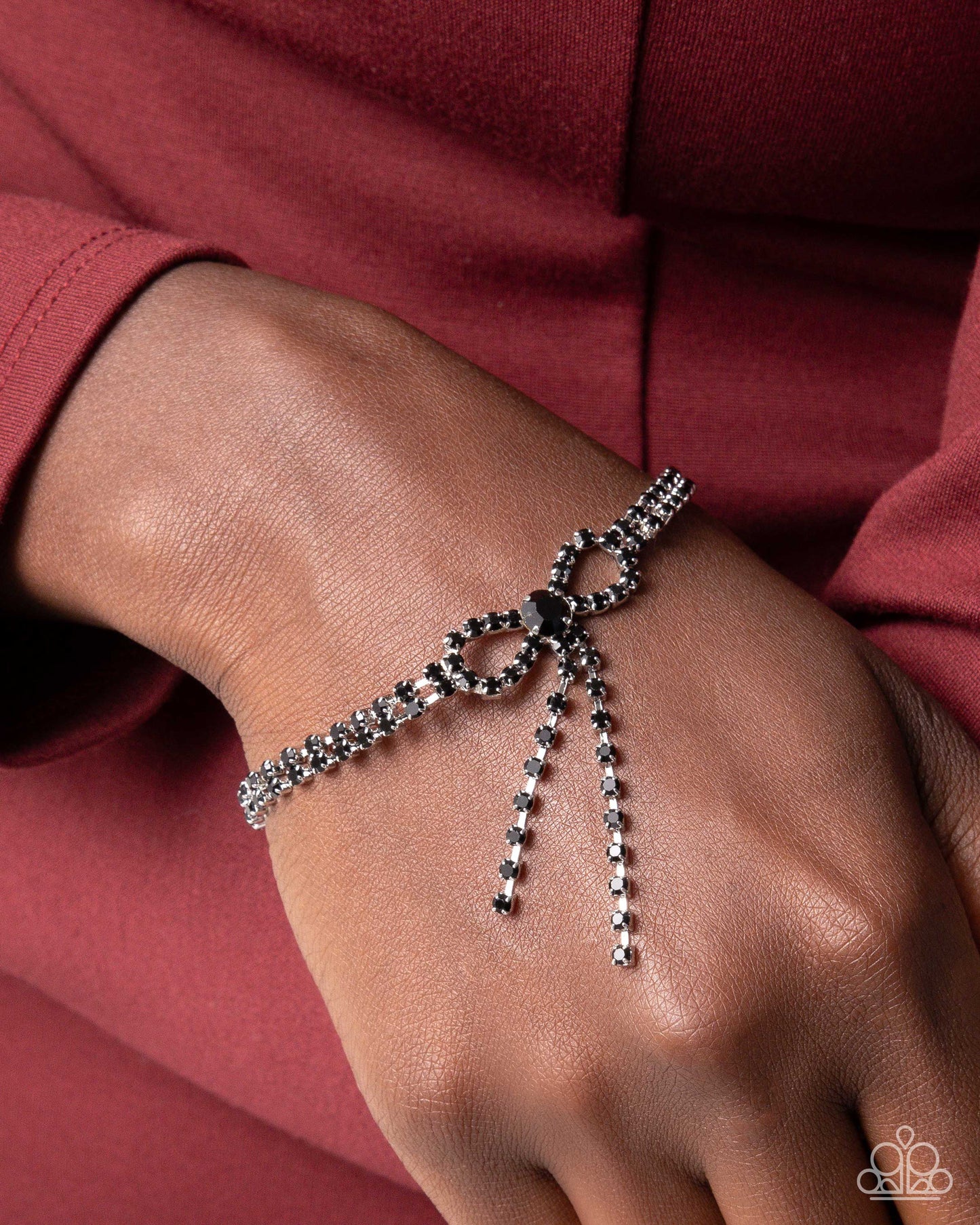 Complete Look Black bow necklace & bracelet