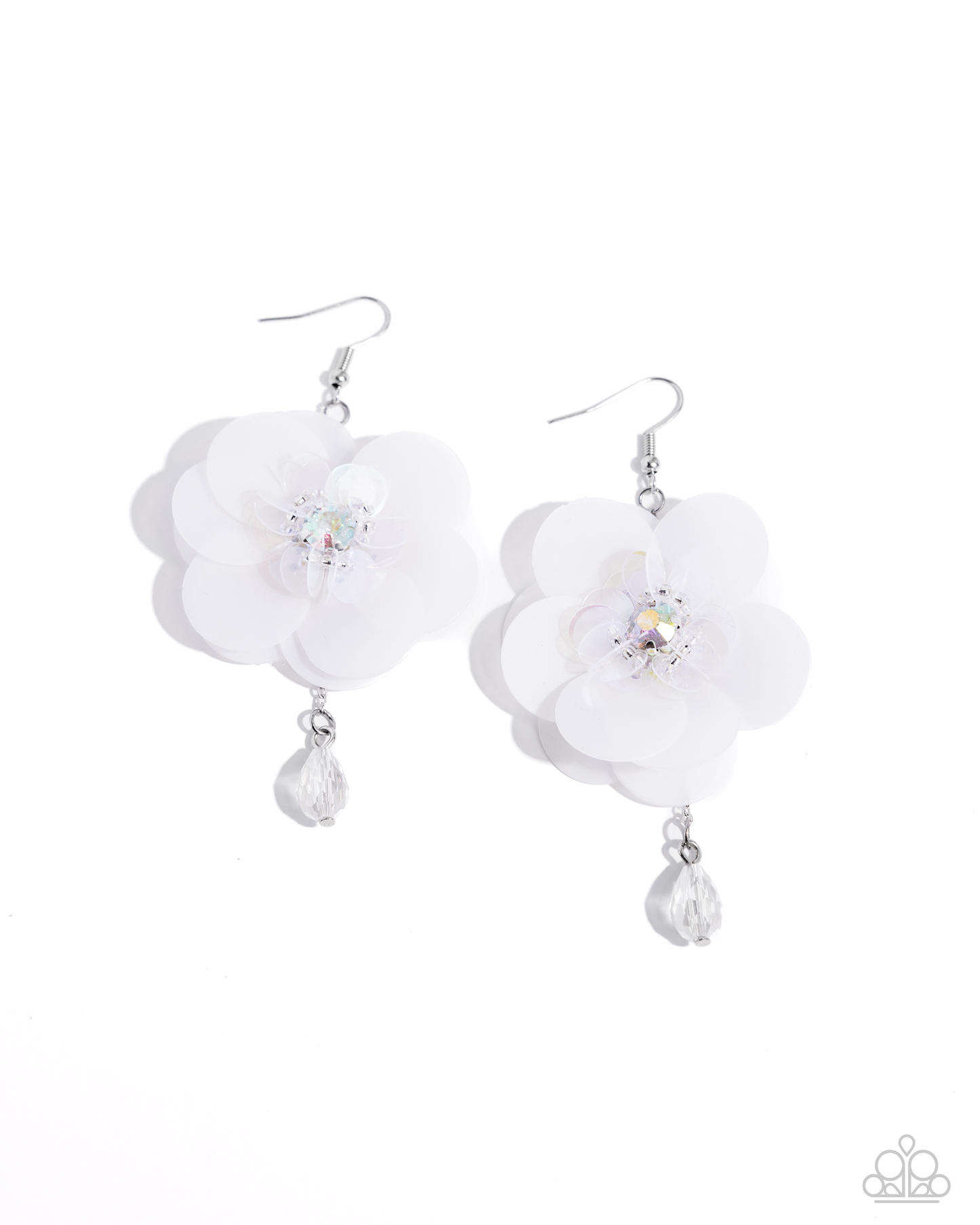 Oversized opulence – white