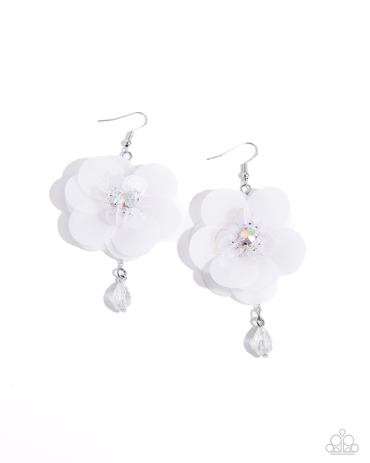 Oversized opulence – white