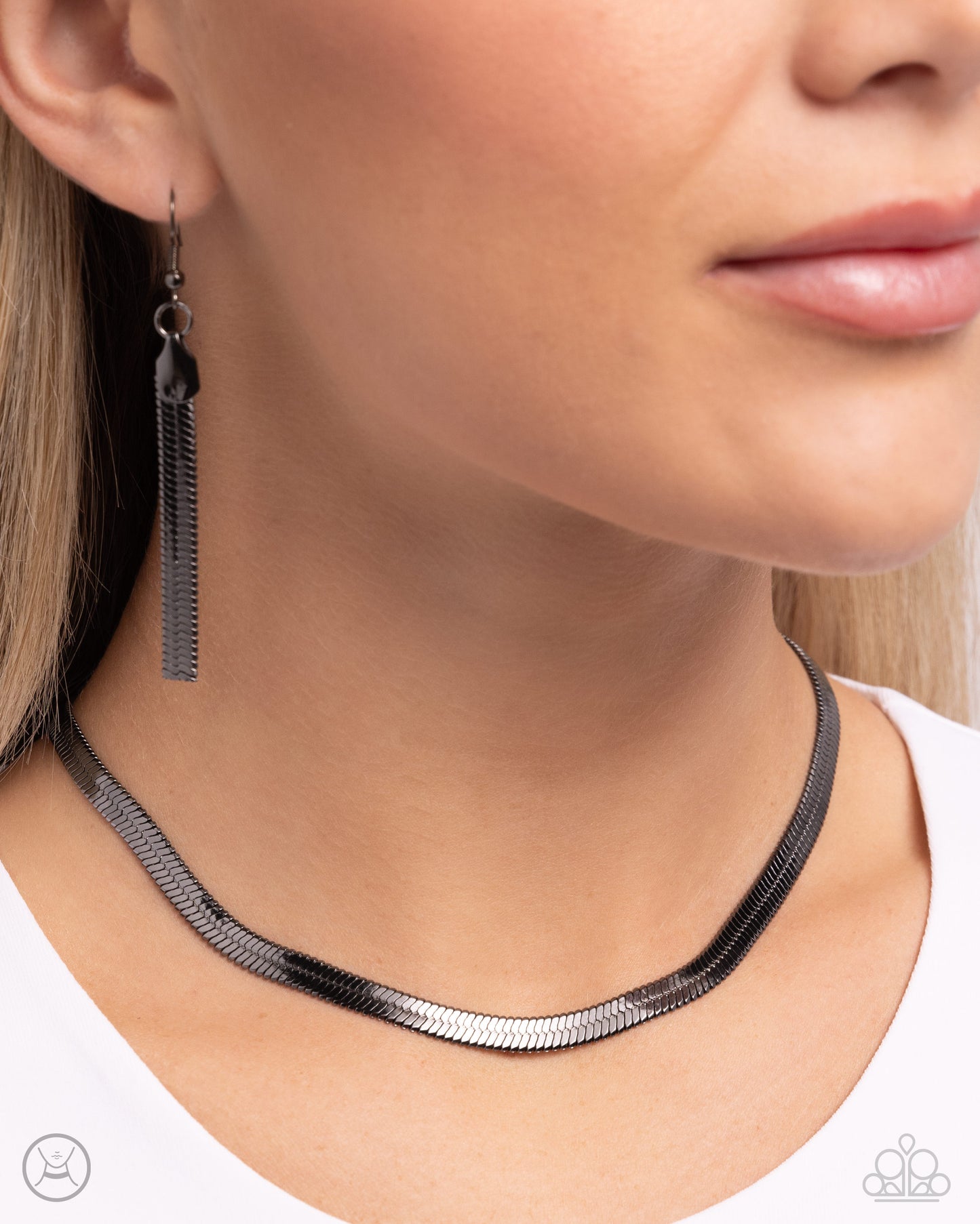Musings Moment - Black P2CH-BKXX-105XX